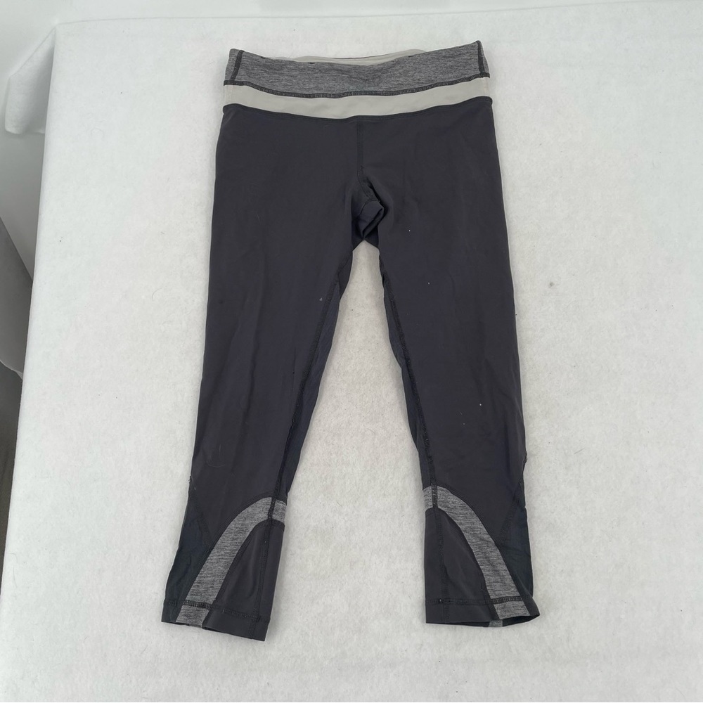 LULULEMON Women’s Inspire Crop II Gray Heathered Coal Lila Stripe size: 6